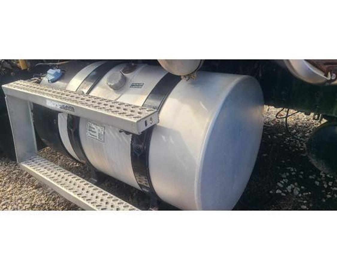 Used 2013 Mack CHU613