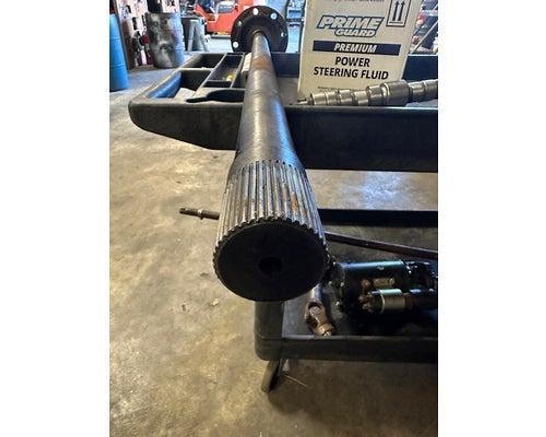 Used GOOD USED MACK CRD150/151 AXLE SHAFT BSH-5447
68KH414 # 21404108
Drive Axle 36-1/16 inch Body Length 43 Splines 2.190 inch Spline Outer Diameter T8-43/64 Hole