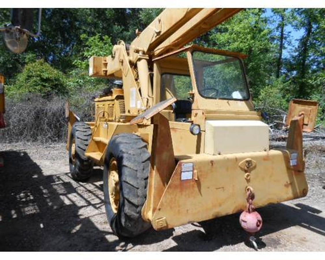 Used 1975 GROVE CRANE