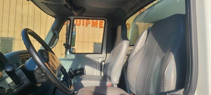 Used 2005 INTERNATIONAL 4200