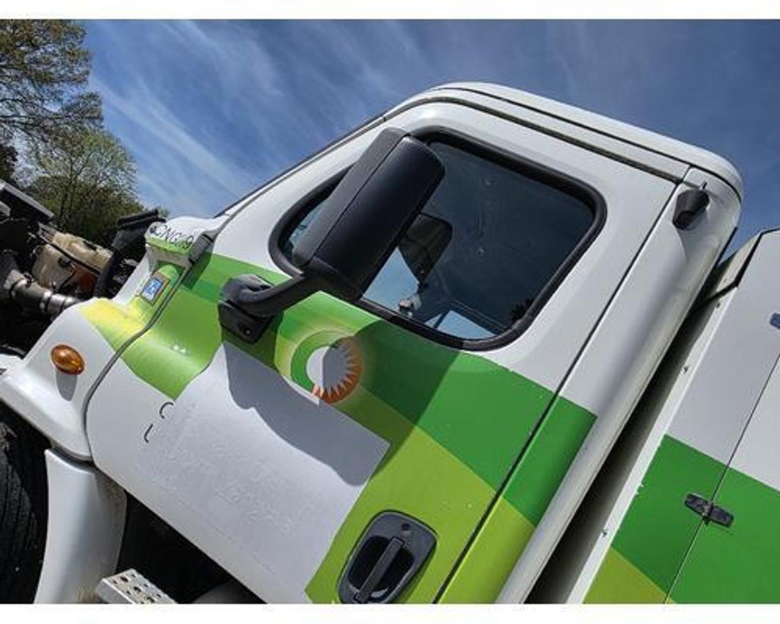 Used 2014 Freightliner CASCADIA