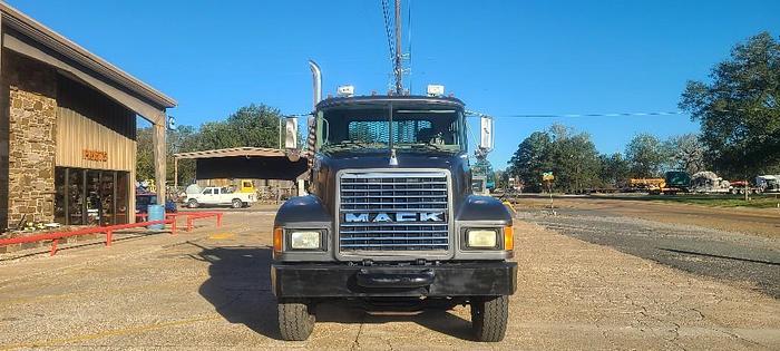 Used 2002 Mack CH 613