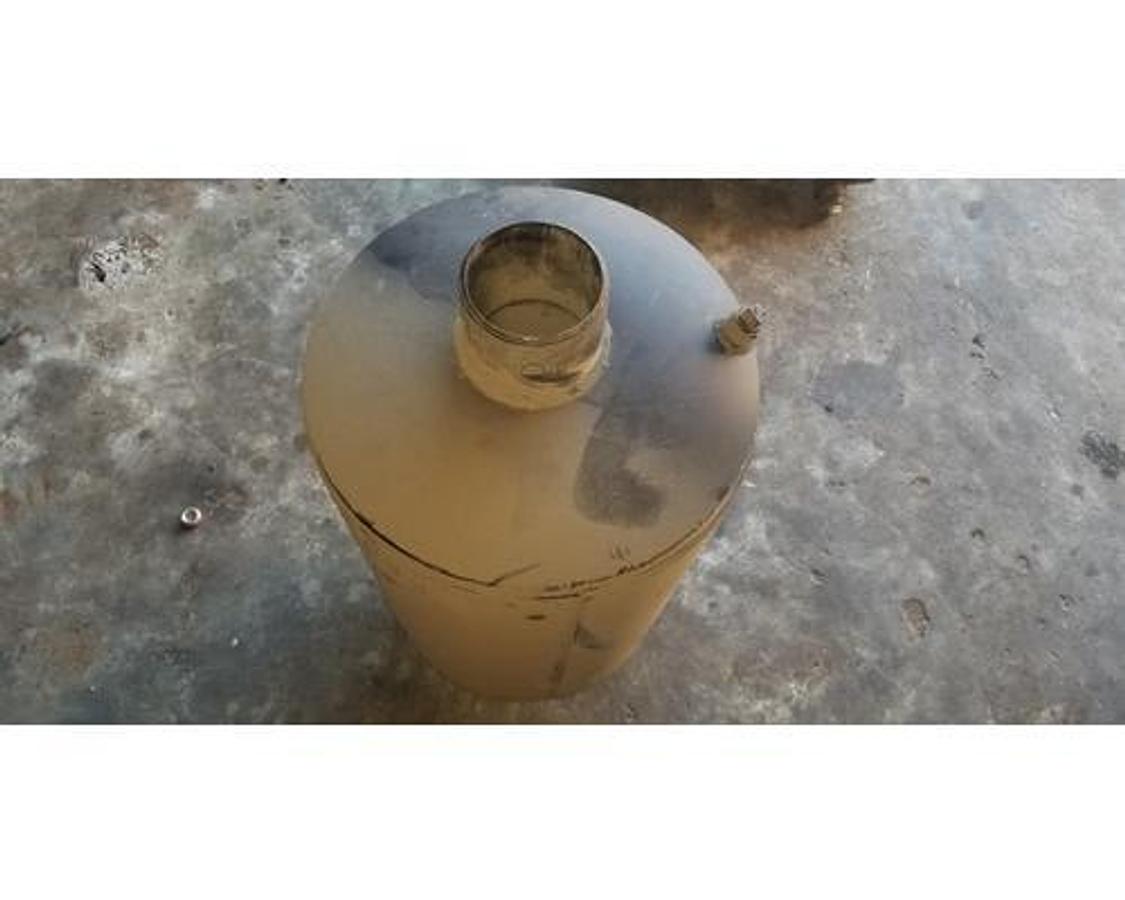 New surplus NEW SURPLUS GT EXHAUST  SILENCER # 202-21035-1-14632    SN# 92715
3-1/2" " I.D. INLET & OUTLET    14" DIAMETER     BODY LEGTH 21"