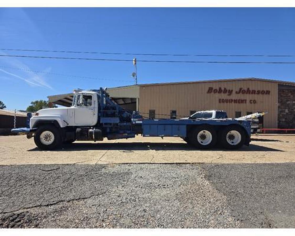 Used 1995 Mack RD688S