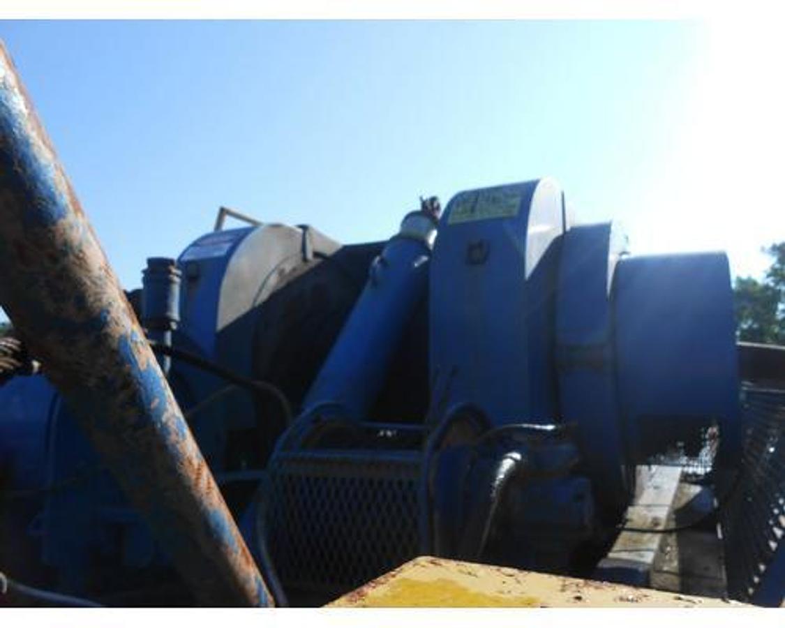 Used CRANE CARRIER RIG