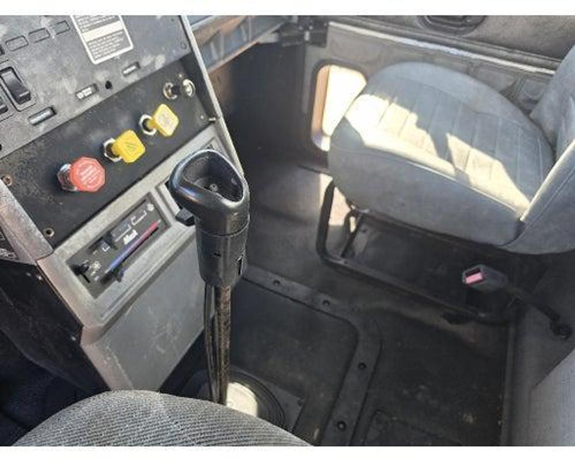 Used 2000 Mack CHU613