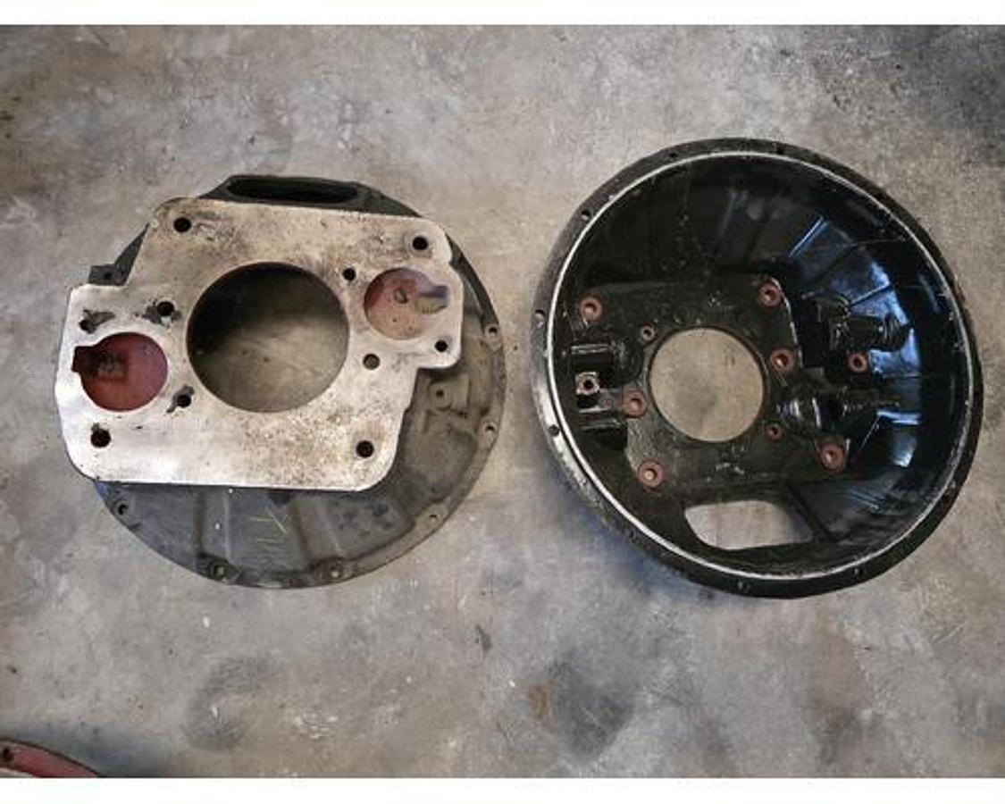 Used GOOD USED SAE #1 EATCON T-905. 9000 SERIES FLYWHEEL HOUSING CLUTCH HOUSING