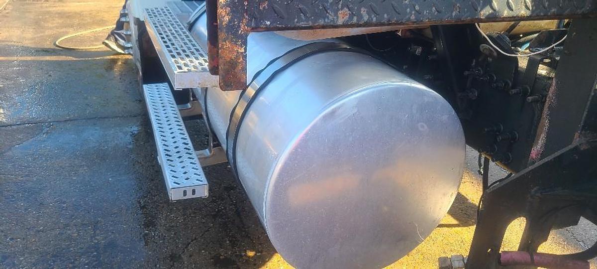 Used 2008 Mack CH613