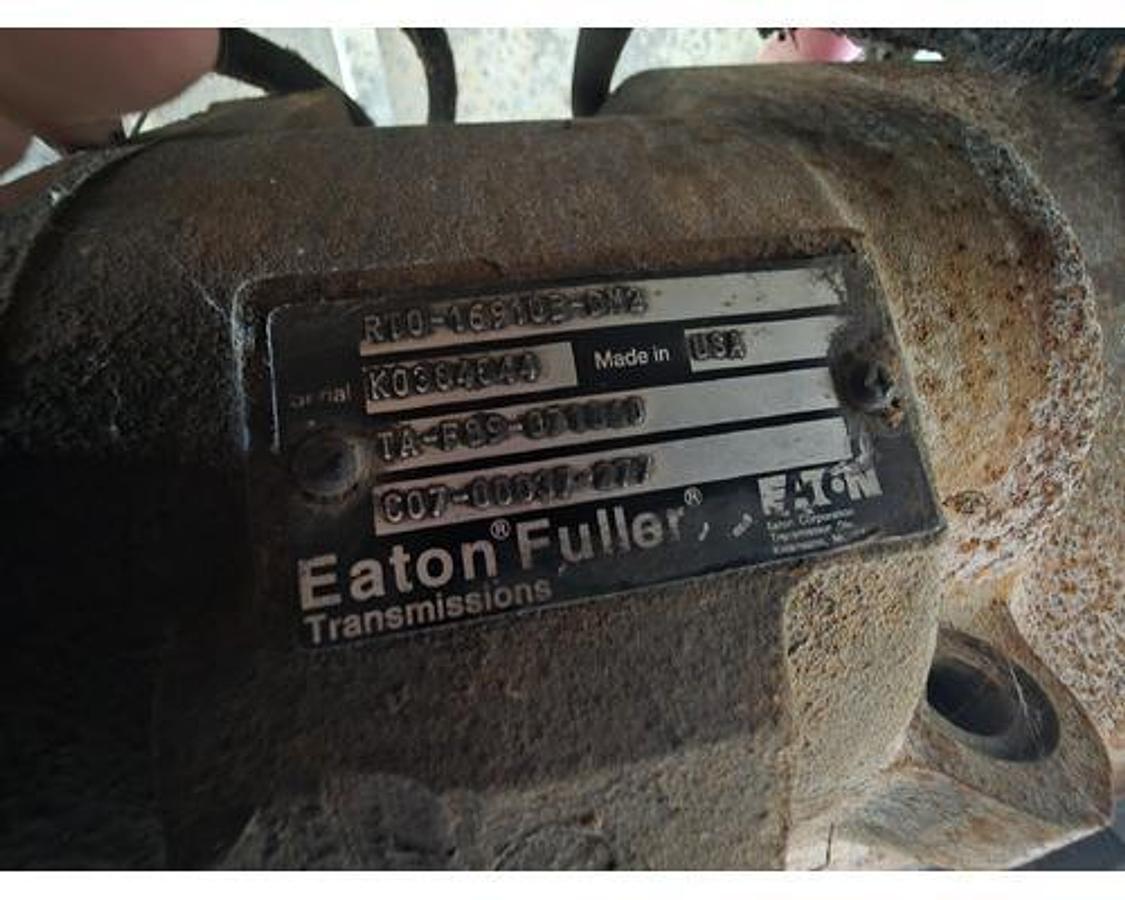 Used 2005 Freightliner CENTURY