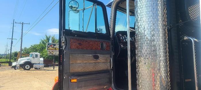 Used 2001 Peterbilt 379