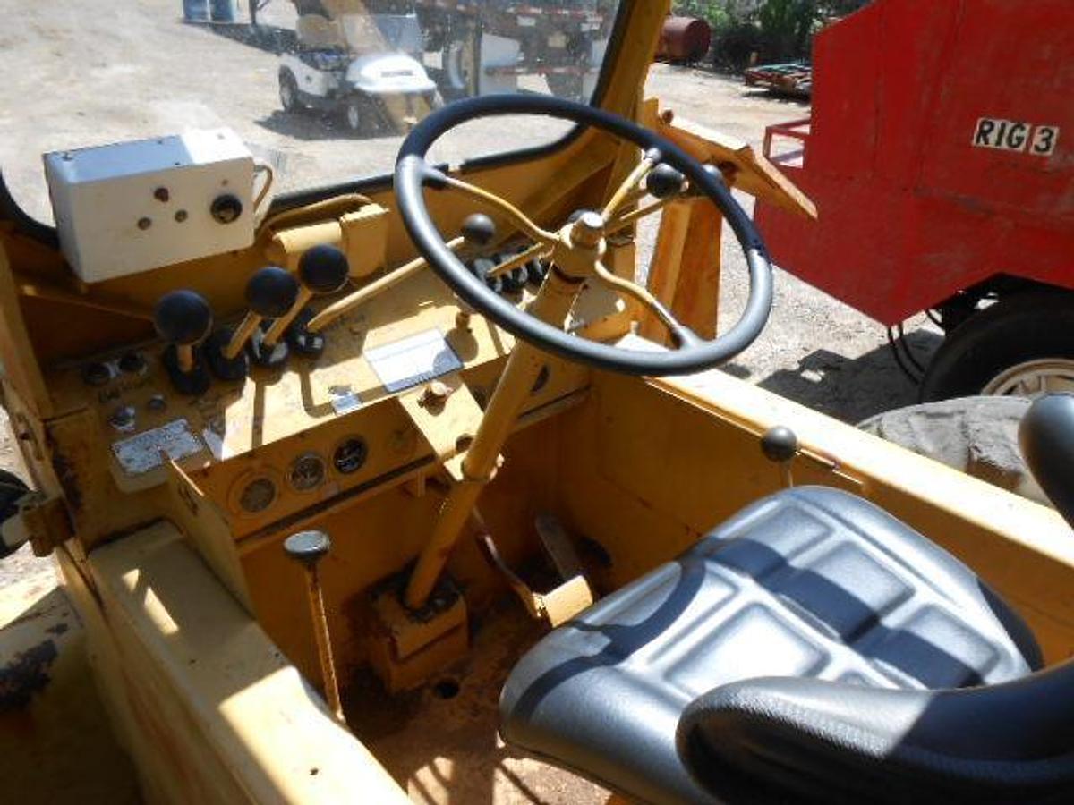 Used 1975 GROVE CRANE