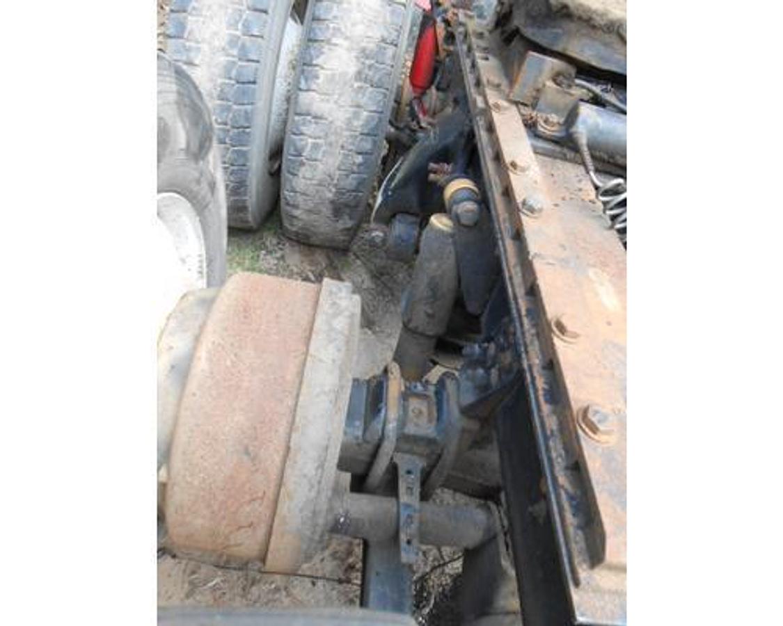 Used FREIGHTLINER 4 AIR BAG SUSPENSION LESS REAR END THIRD MEMBERS. AIR BRAKES, HUBS.
