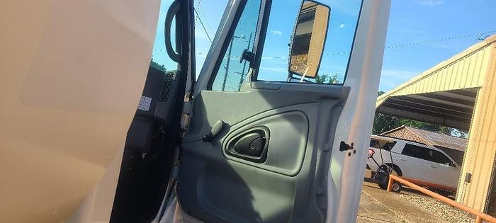 Used 2005 INTERNATIONAL 4200