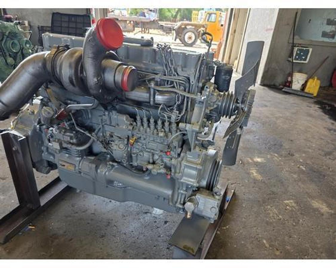 Used 1998 Mack RD690S E7