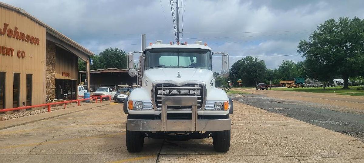 Used 2004 Mack CV713 GRANITE
