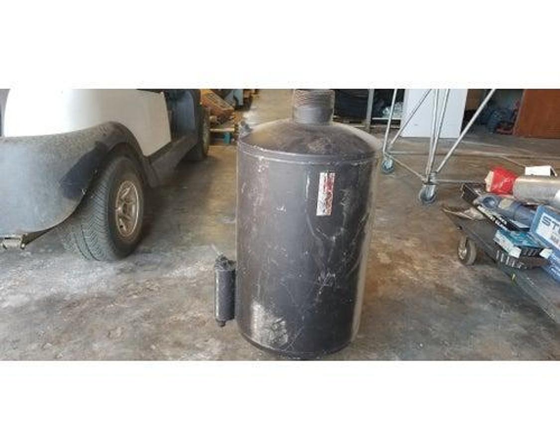 New surplus NEW SURPLUS GT EXHAUST  SILENCER # 202-21035-1-14632    SN# 92715
3-1/2" " I.D. INLET & OUTLET    14" DIAMETER     BODY LEGTH 21"