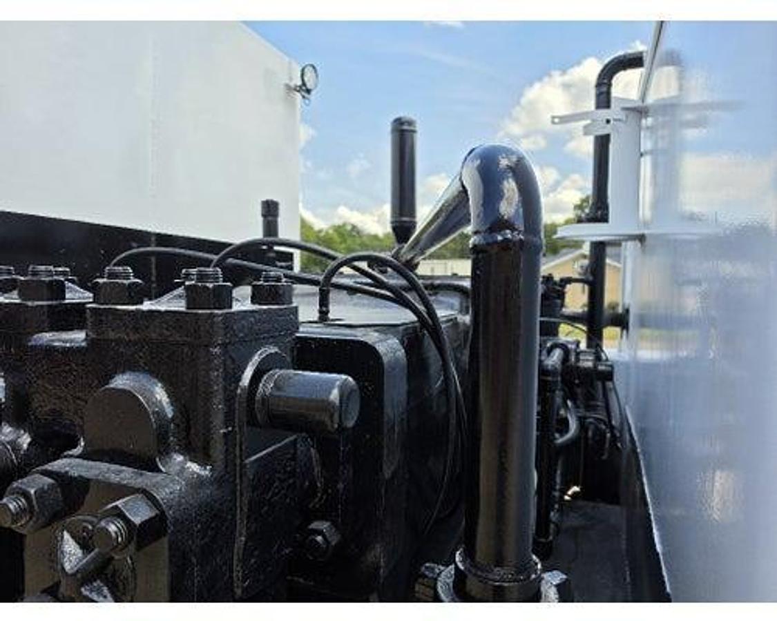 Used 2007 Mack CV700 SERIES