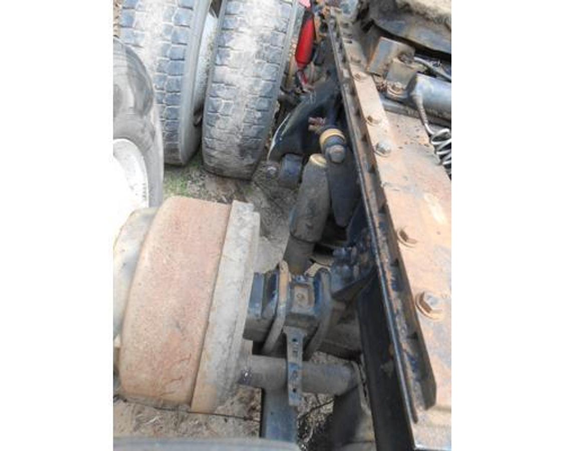 Used FREIGHTLINER 4 AIR BAG SUSPENSION LESS REAR END THIRD MEMBERS. AIR BRAKES, HUBS.