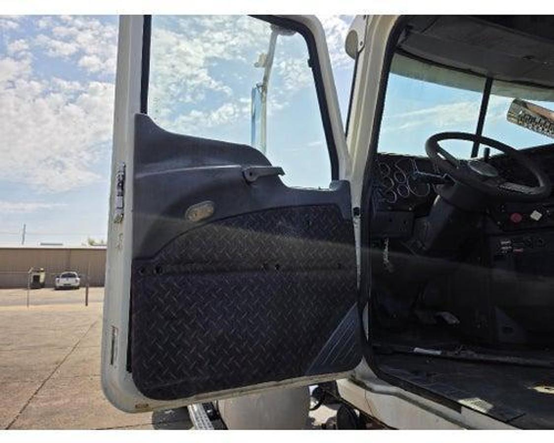 Used 2013 Mack CHU613