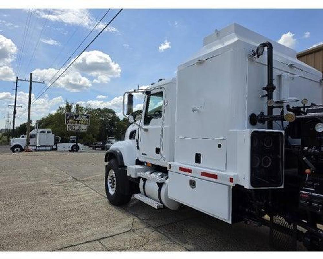 Used 2007 Mack CV700 SERIES