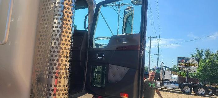 Used 2008 Kenworth W900