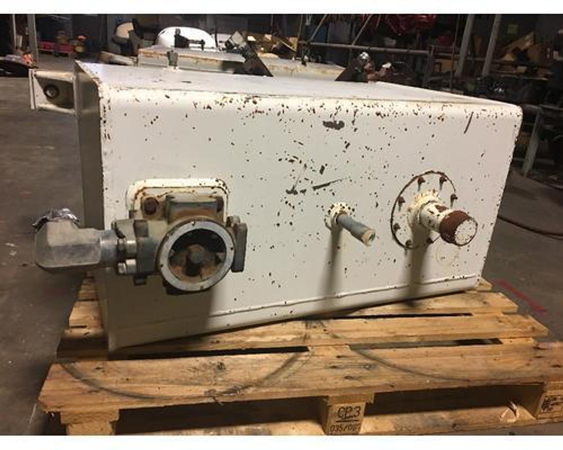 Used 75 GALLON HYDRAULIC TANK, RECTANGULAR, L: 37" W: 24" H: 20"