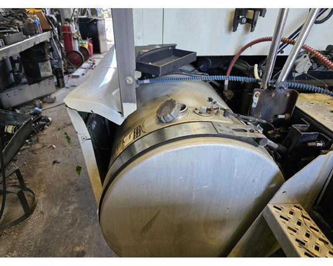 Used 2016 Mack CXN613