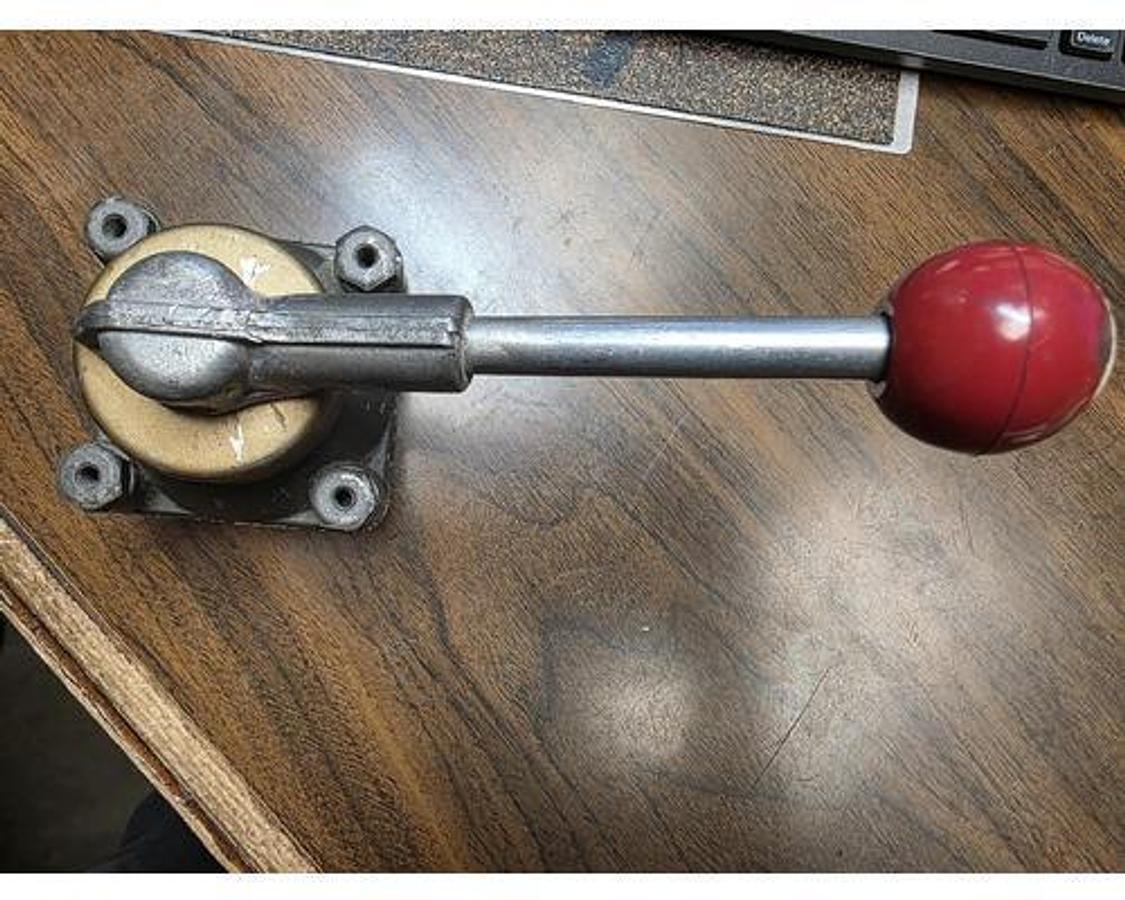 Used USED BARKSDALE 9000 SERIES MANUAL AIR CONTROL VALVE 1/4" PORTS