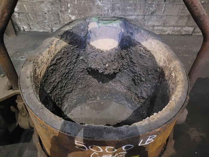 Used MODERN GEARED POURING LADLE