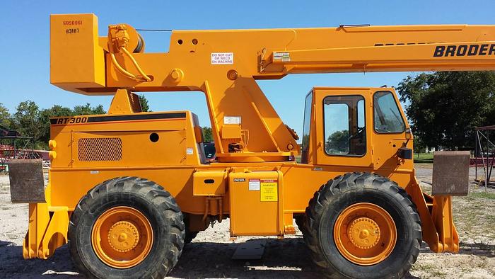 Used 2006 Broderson RT/300