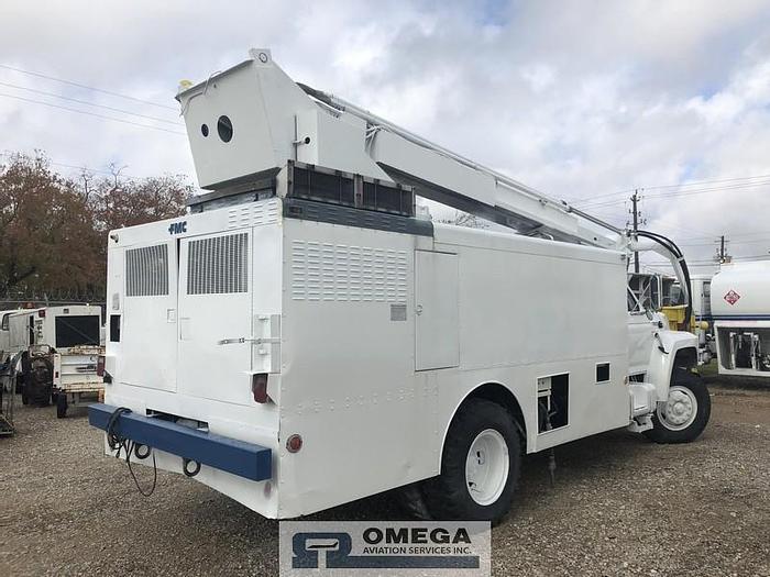 Used FMC TM1800 Aircraft Deicer (1,800 gallon tank cap) on Ford Chassis.
Low-time unit!