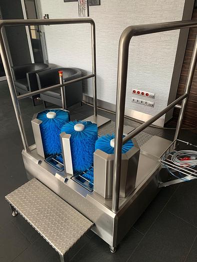 BRAND NEW NIRO-TECH MB5 walk-through boot washer