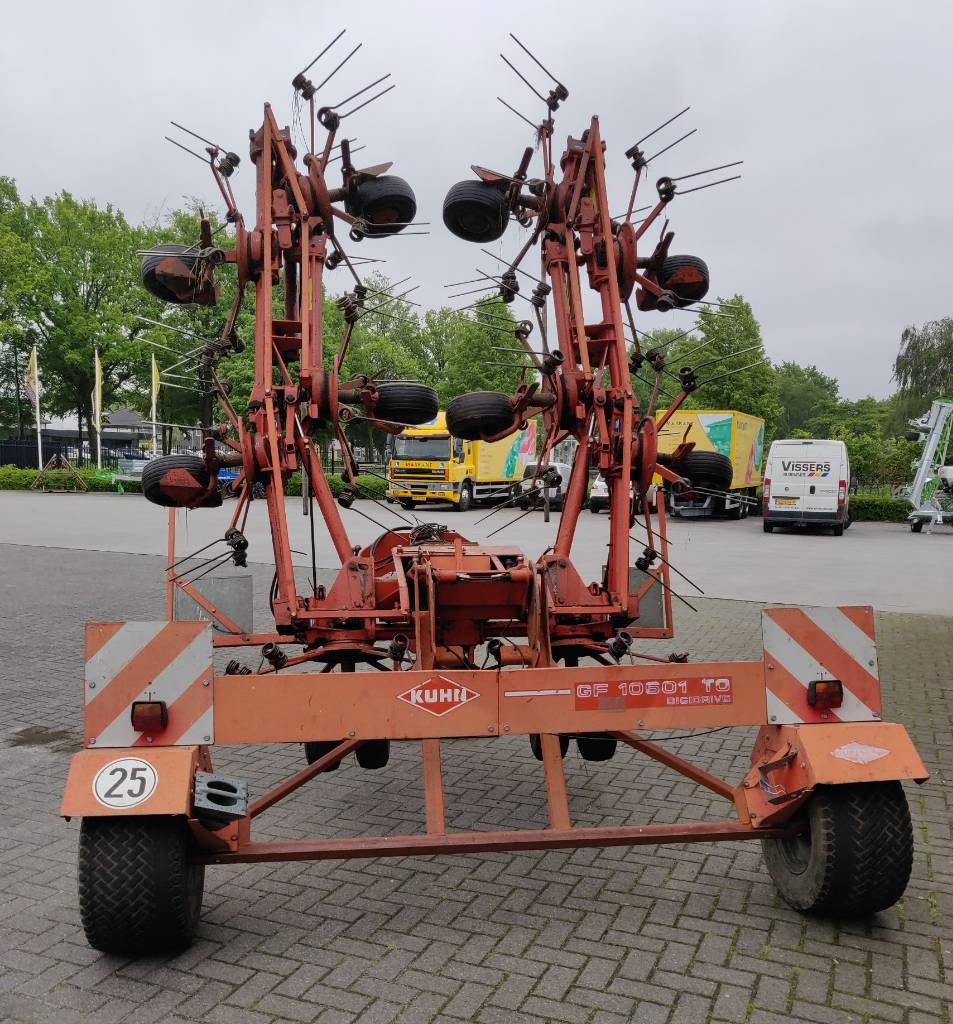 Gebruikt 1998 Kuhn GF 10601 T O schudder
