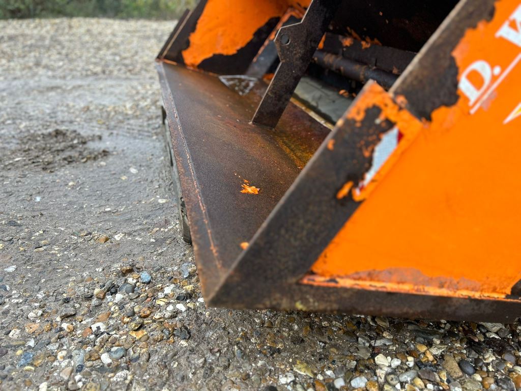 Used D.W. Tomlin Bucket