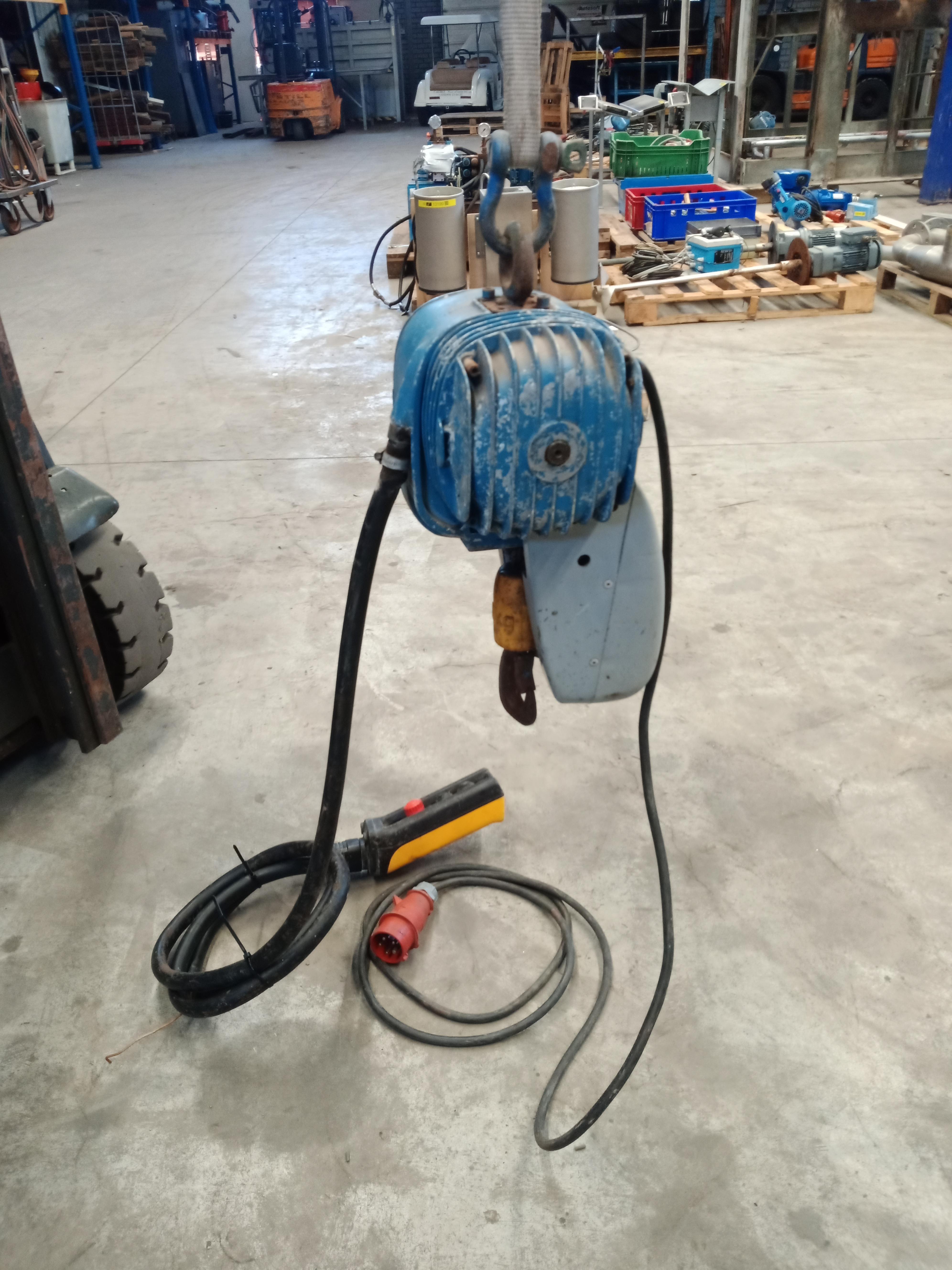 Used Chain hoist