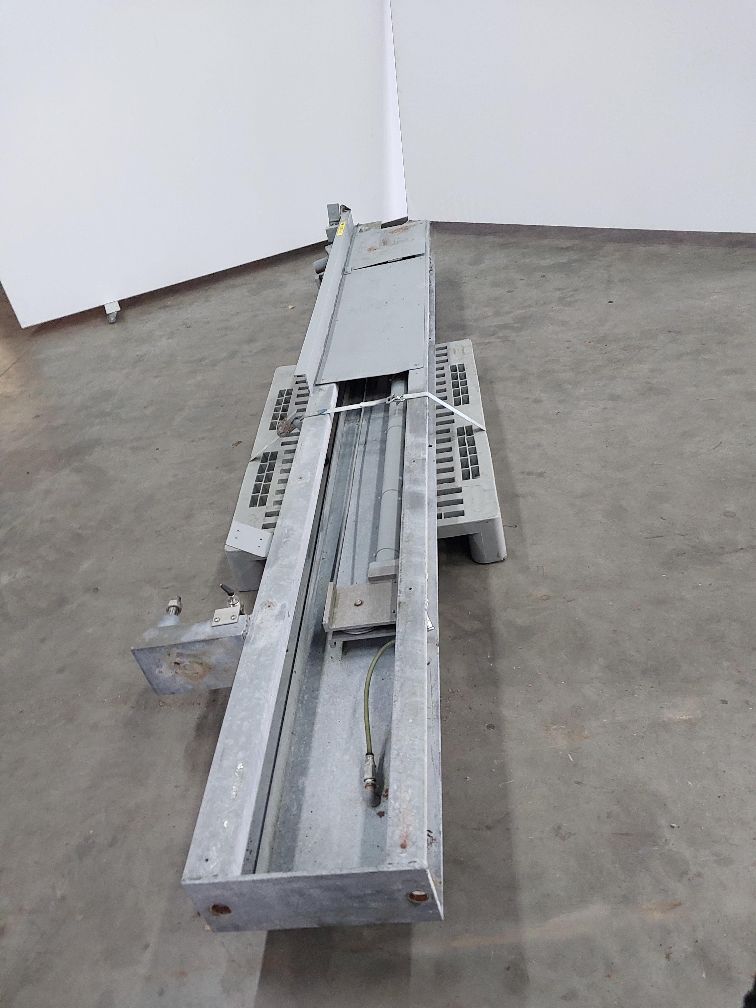 Used Hook lift for tube rail