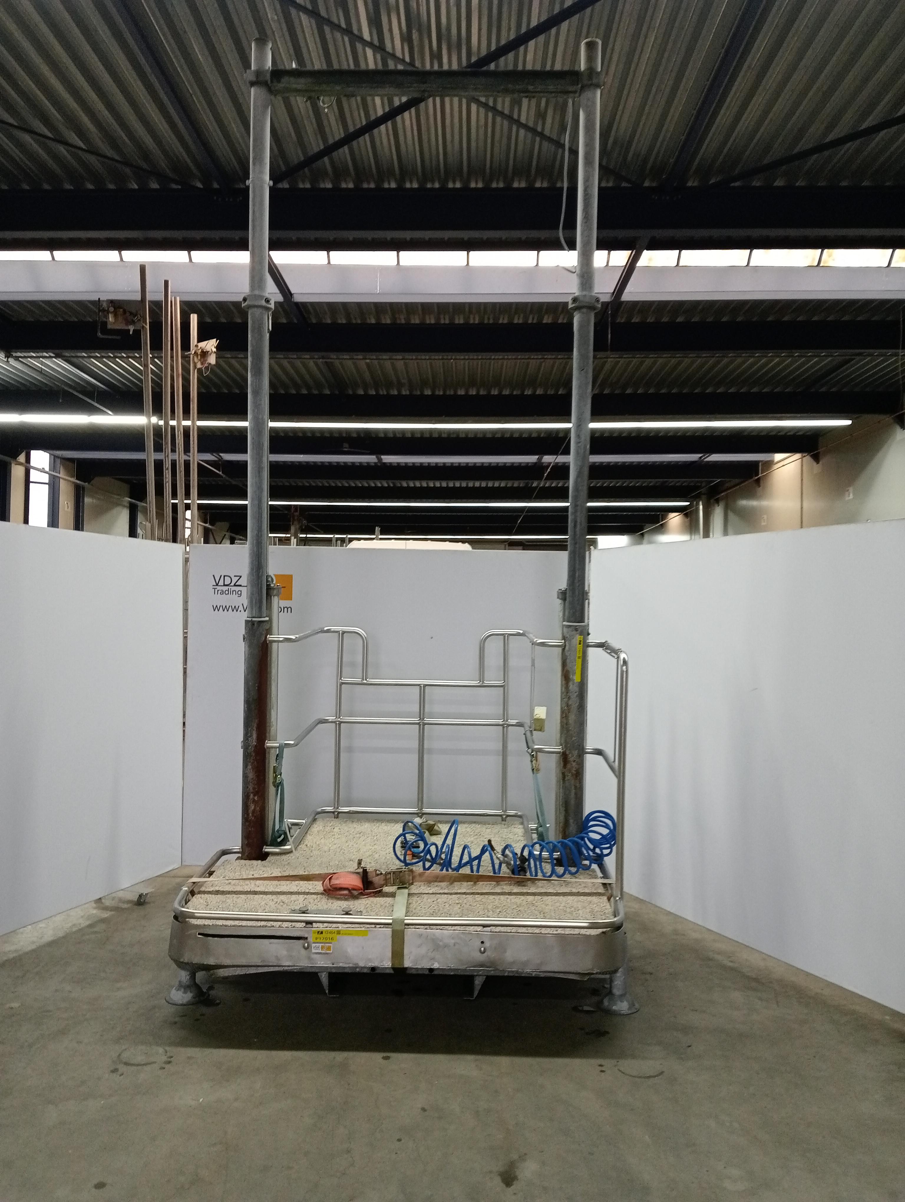 Used Movable platform