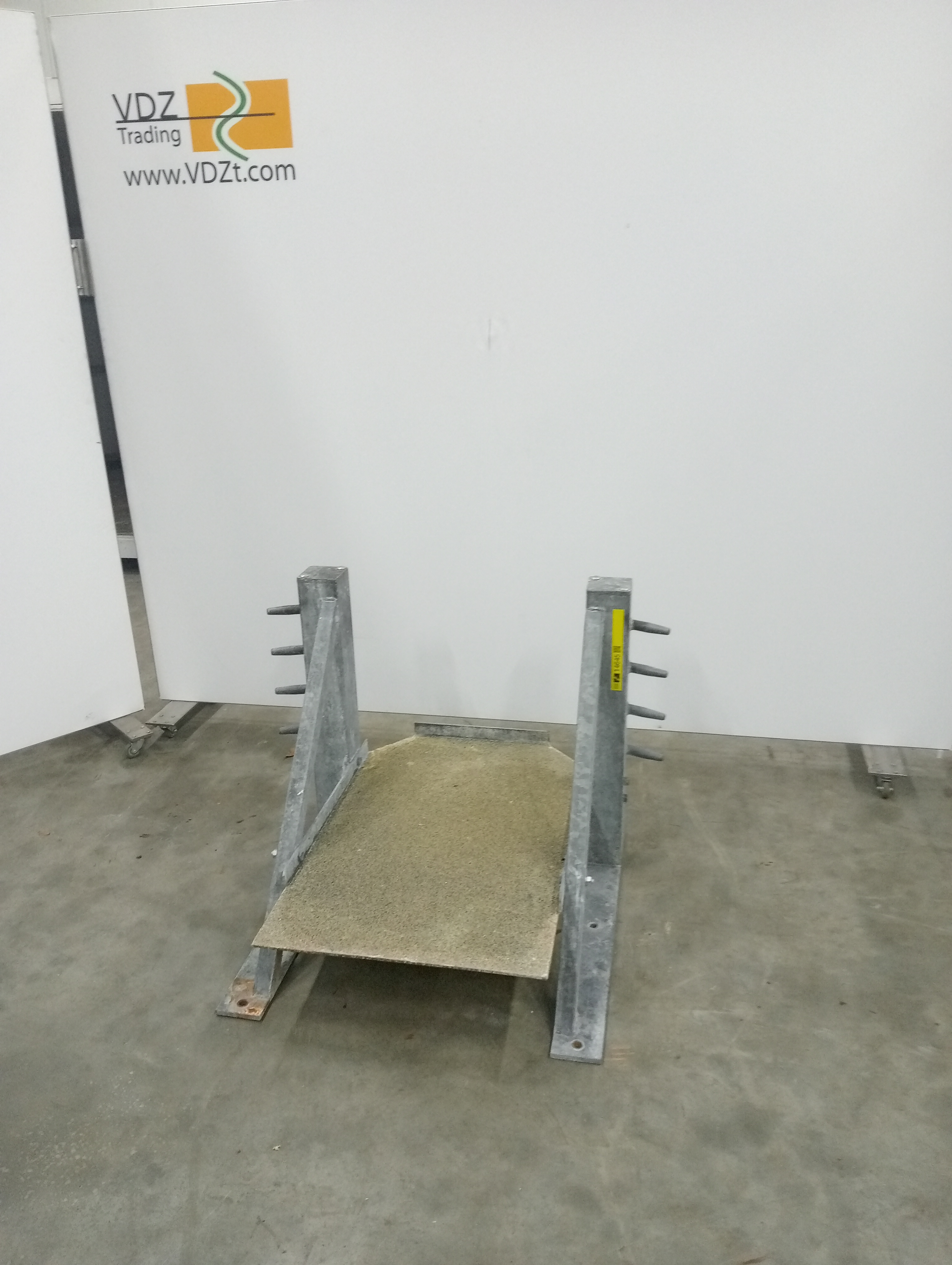 Used Leg restraining station