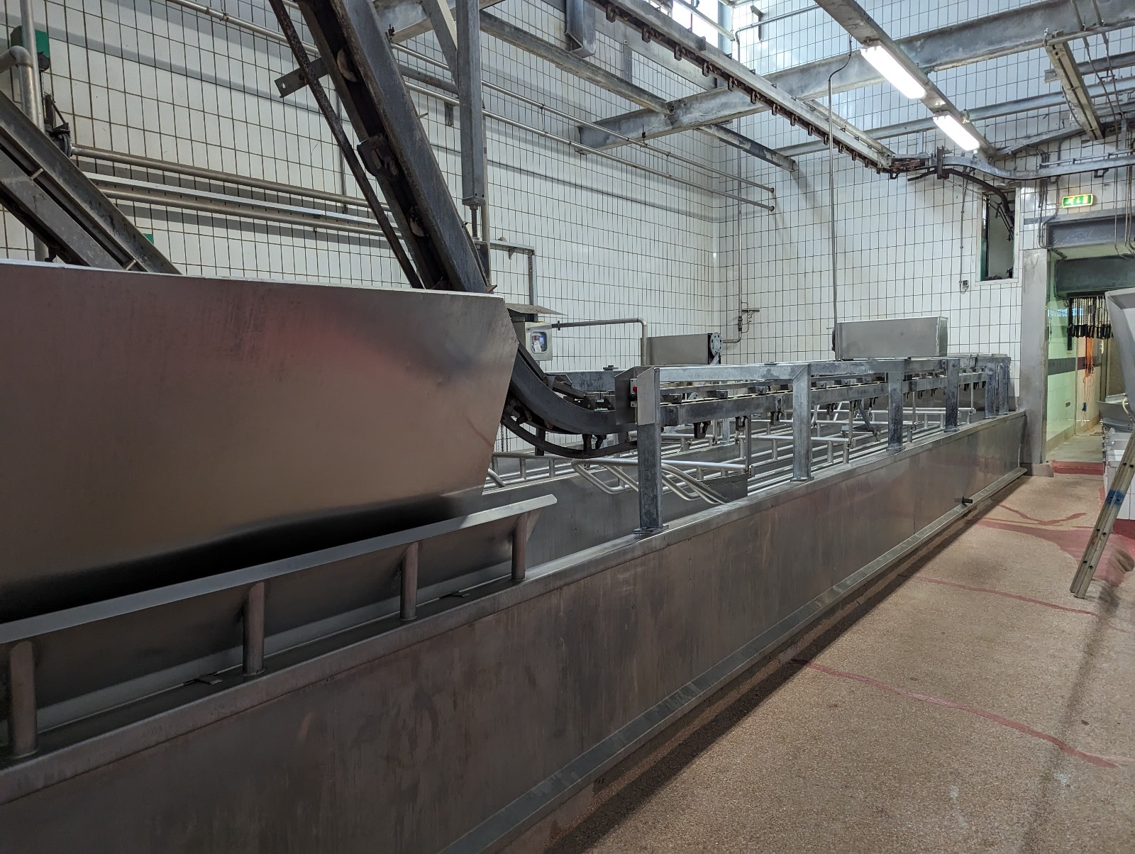 Used Pull-through scalding tank