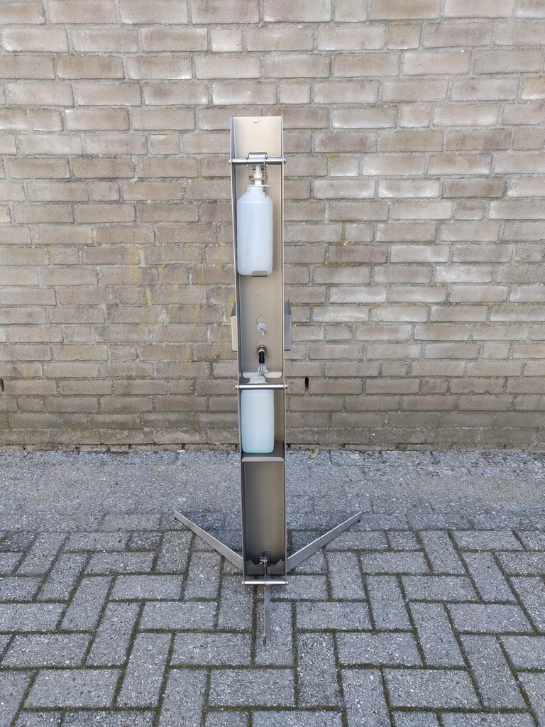 Used Hand sanitizer dispenser pole - Desinfection