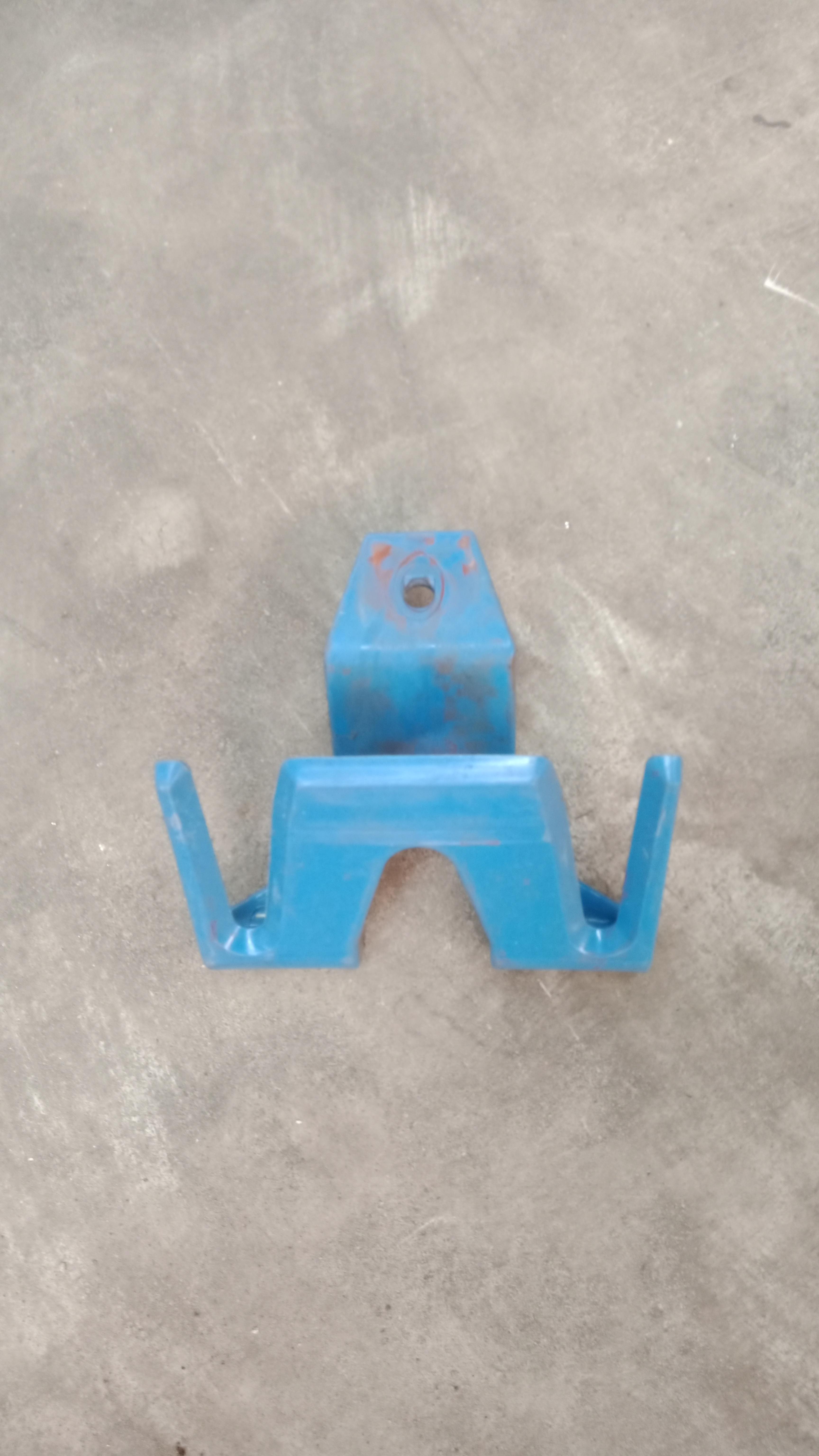 Used Set of chicken shackles