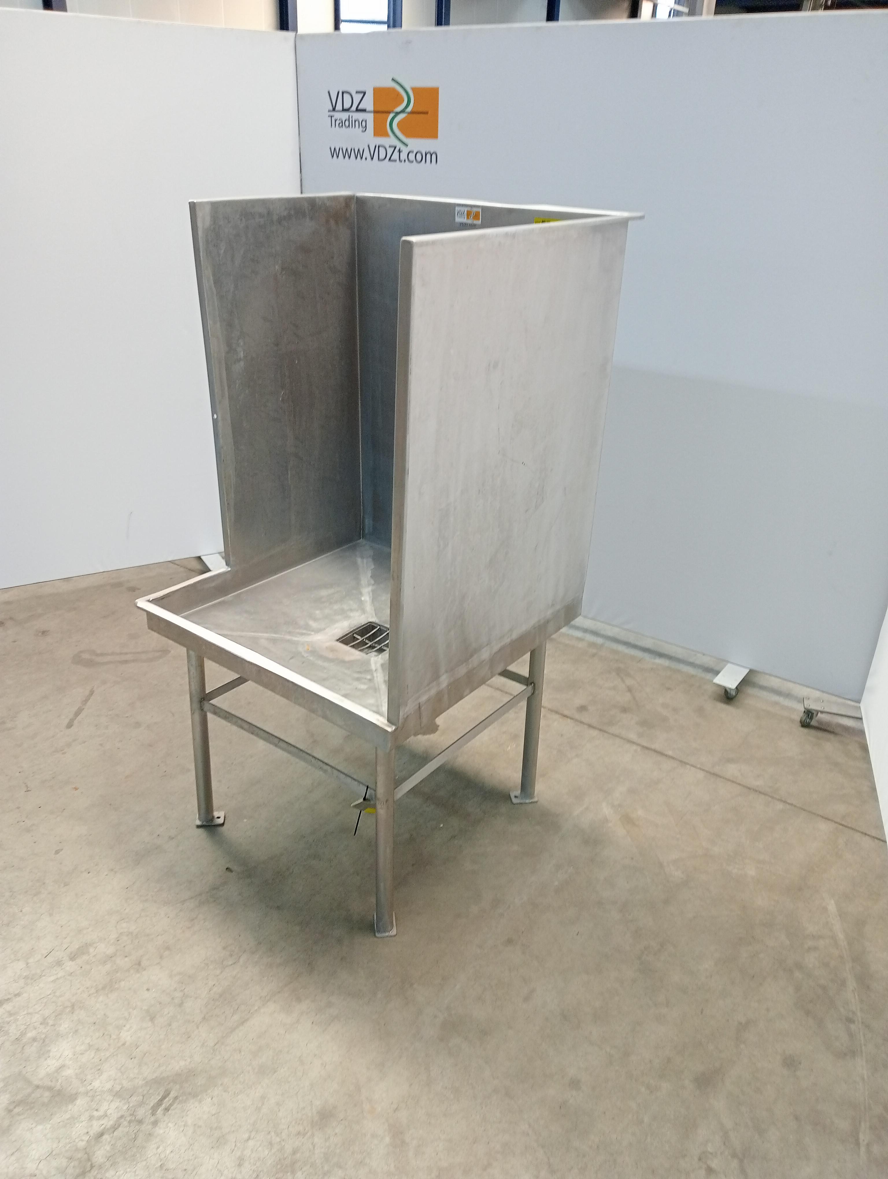 Used Head wash cabinet