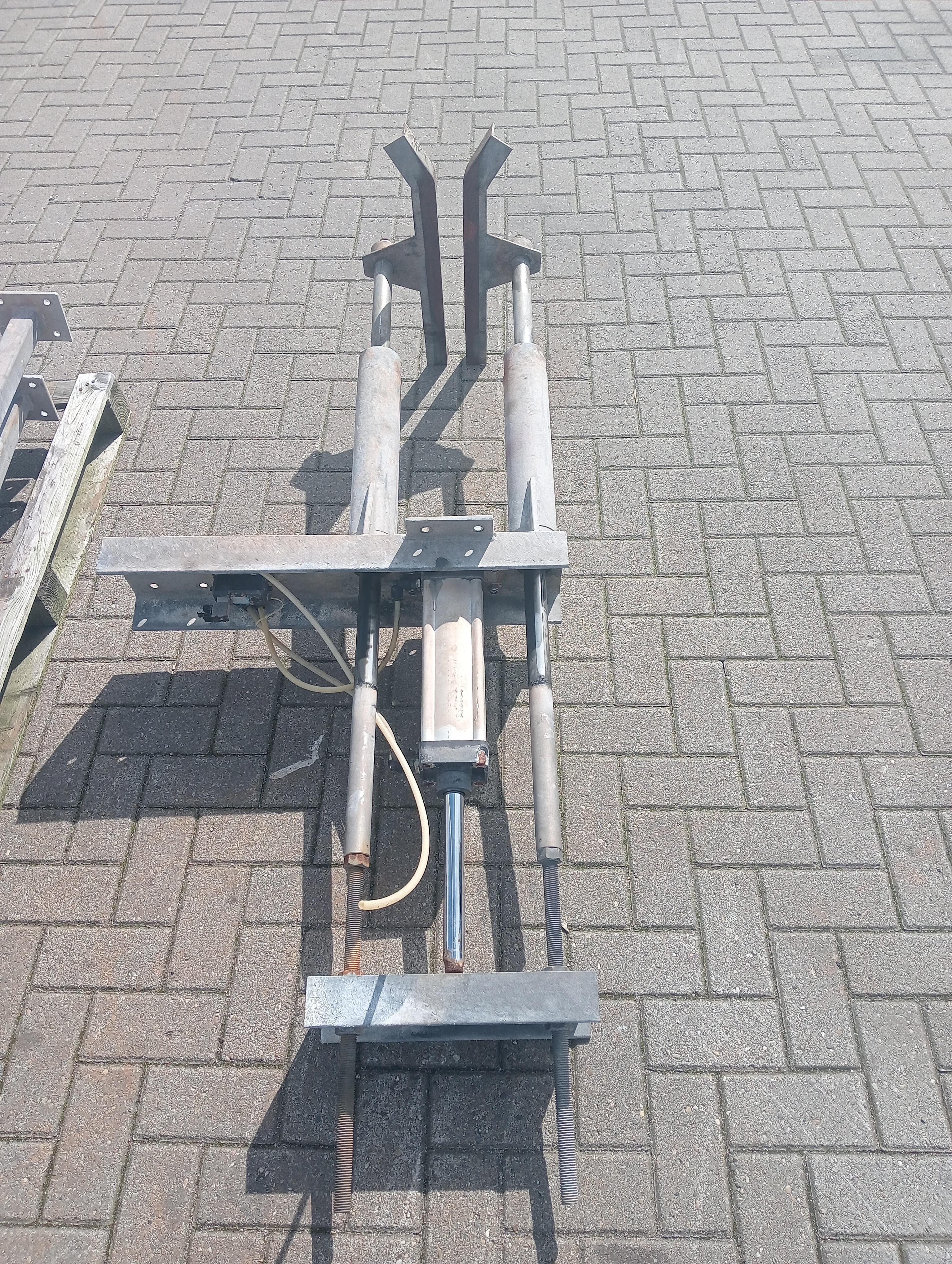 Used Slaughtering conveyor with dropper