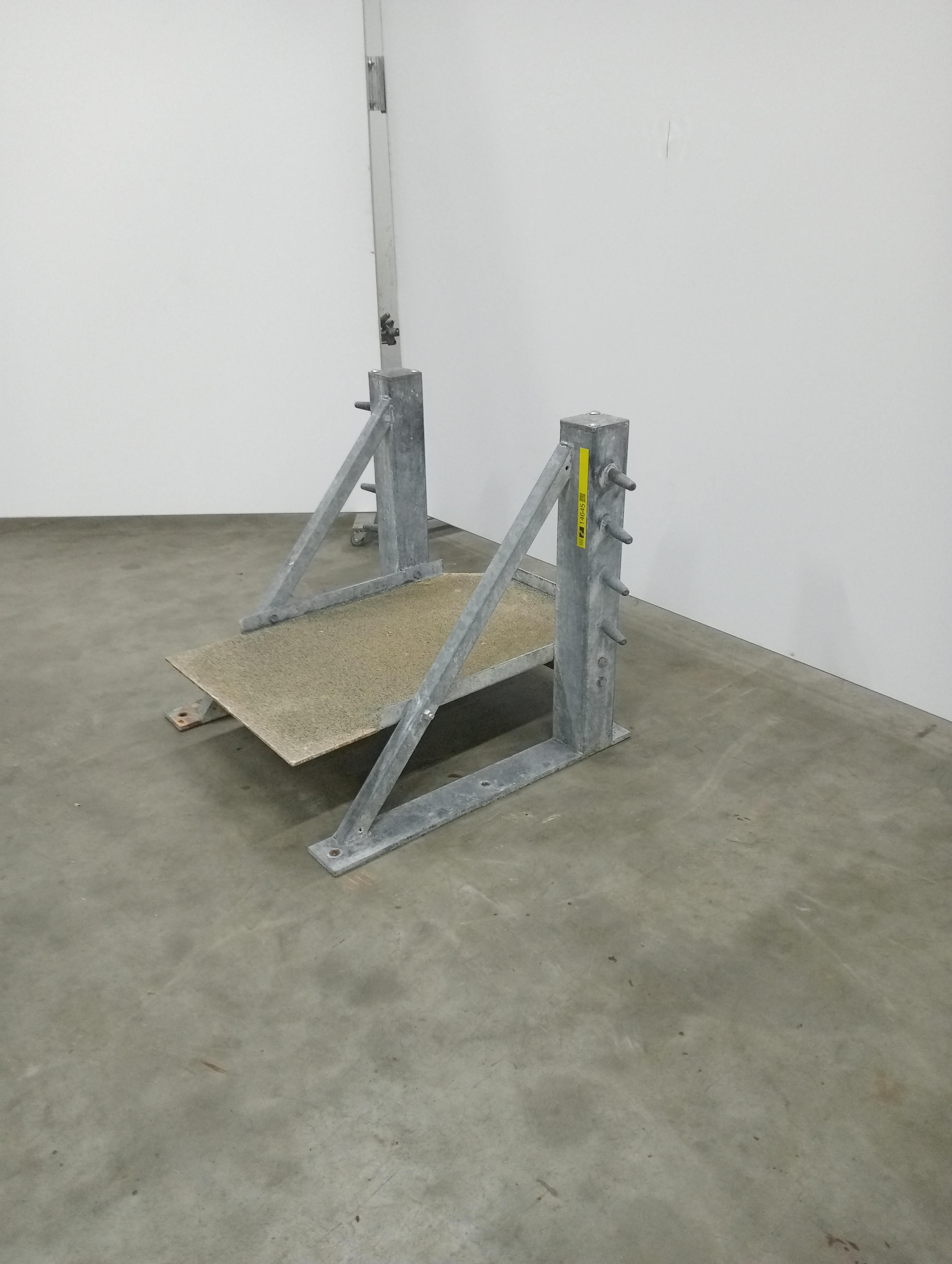 Used Leg restraining station