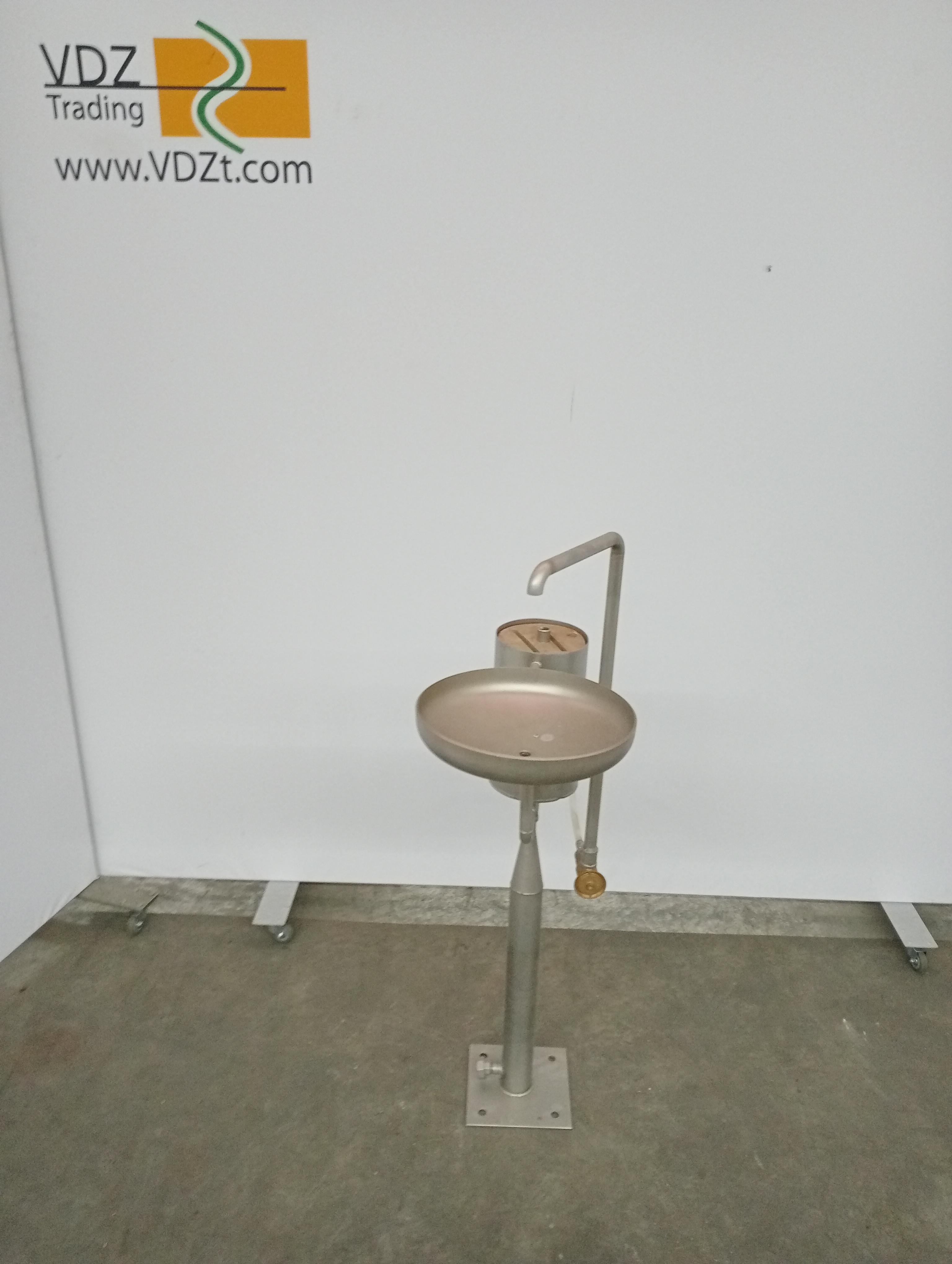 Used Wash basin with sterilizer