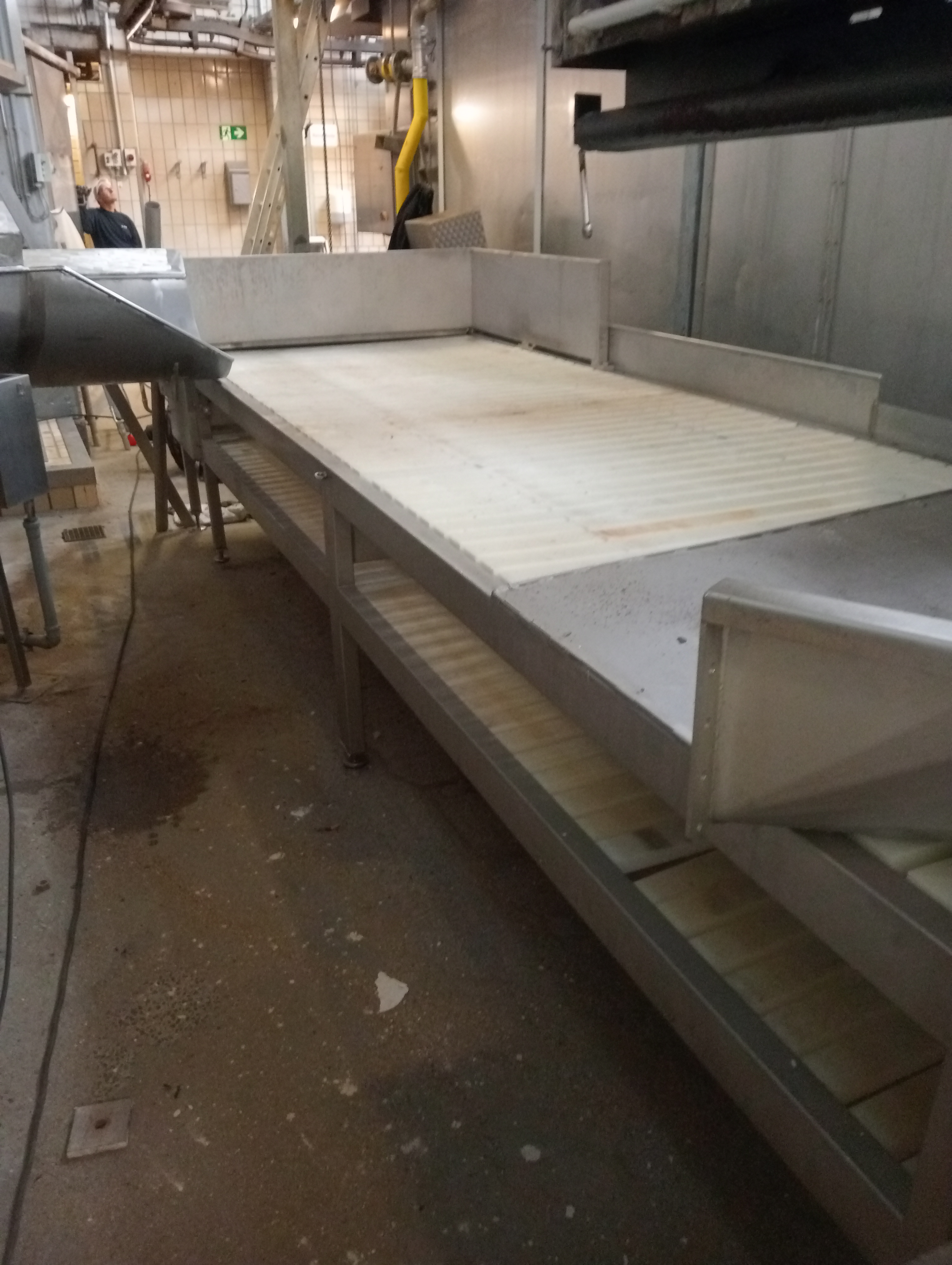 Used Gambrelling - Rehanging table