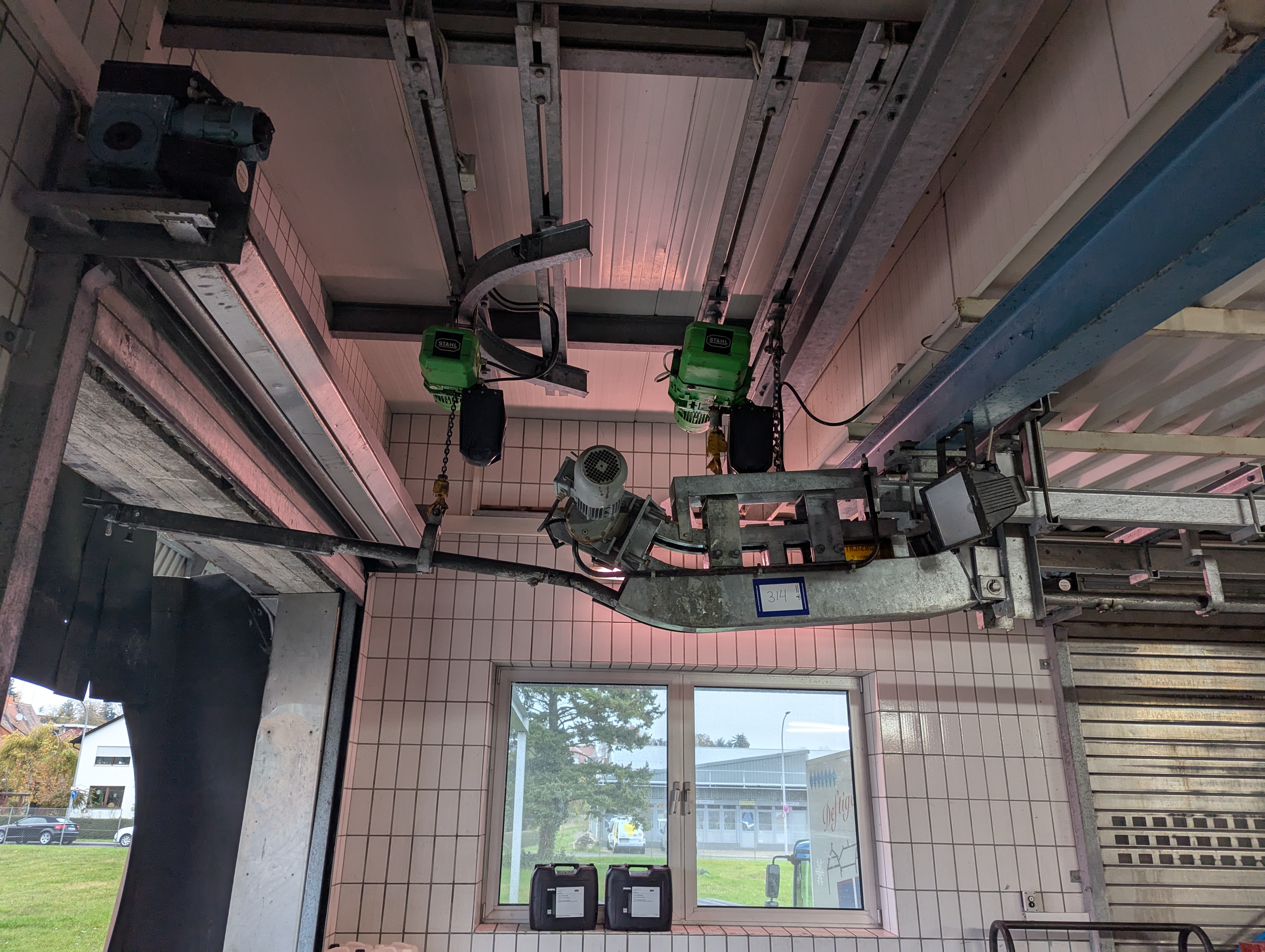 Used Loading and unloading elevator