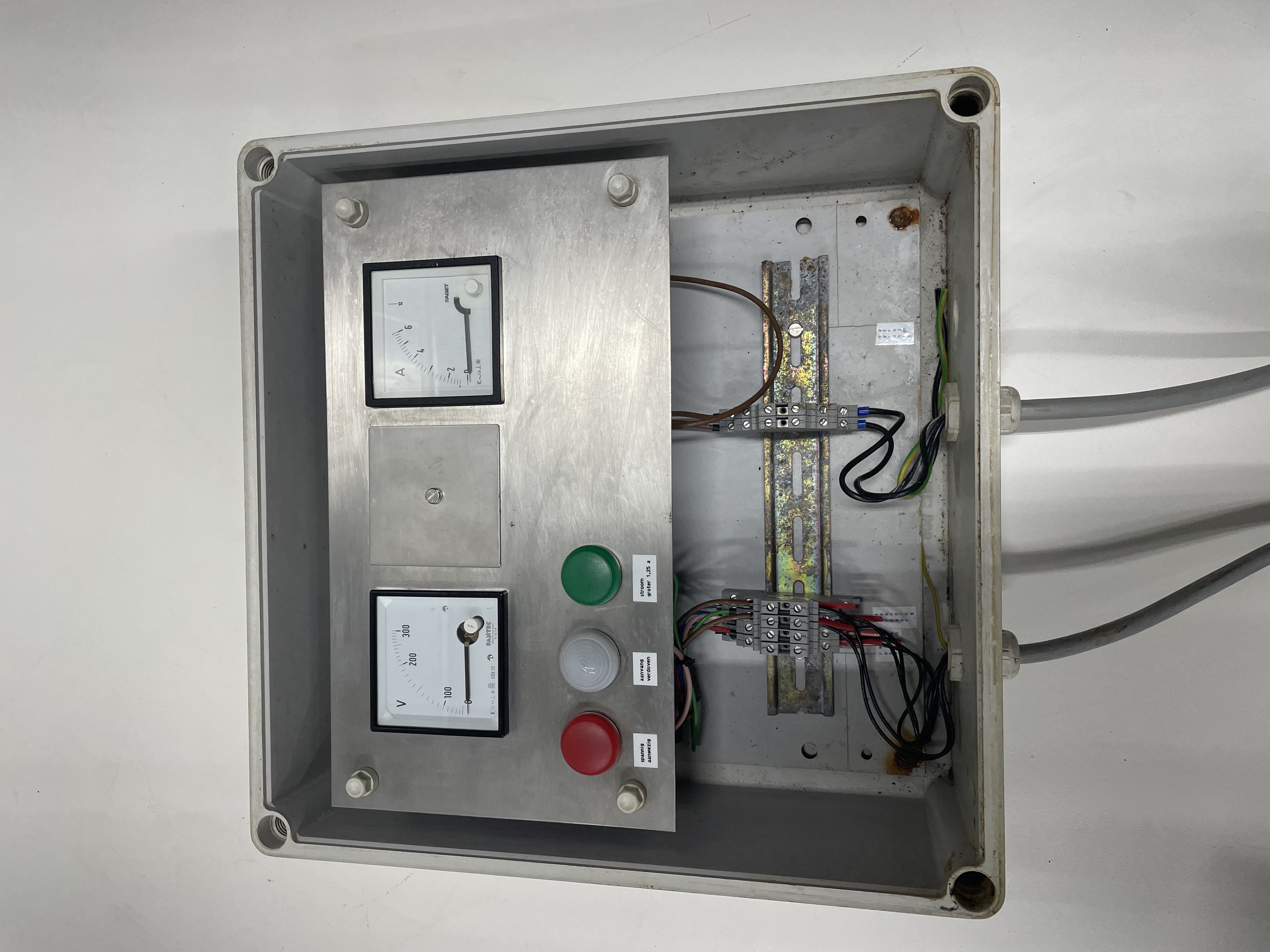 Used Stunning transformer with tongs