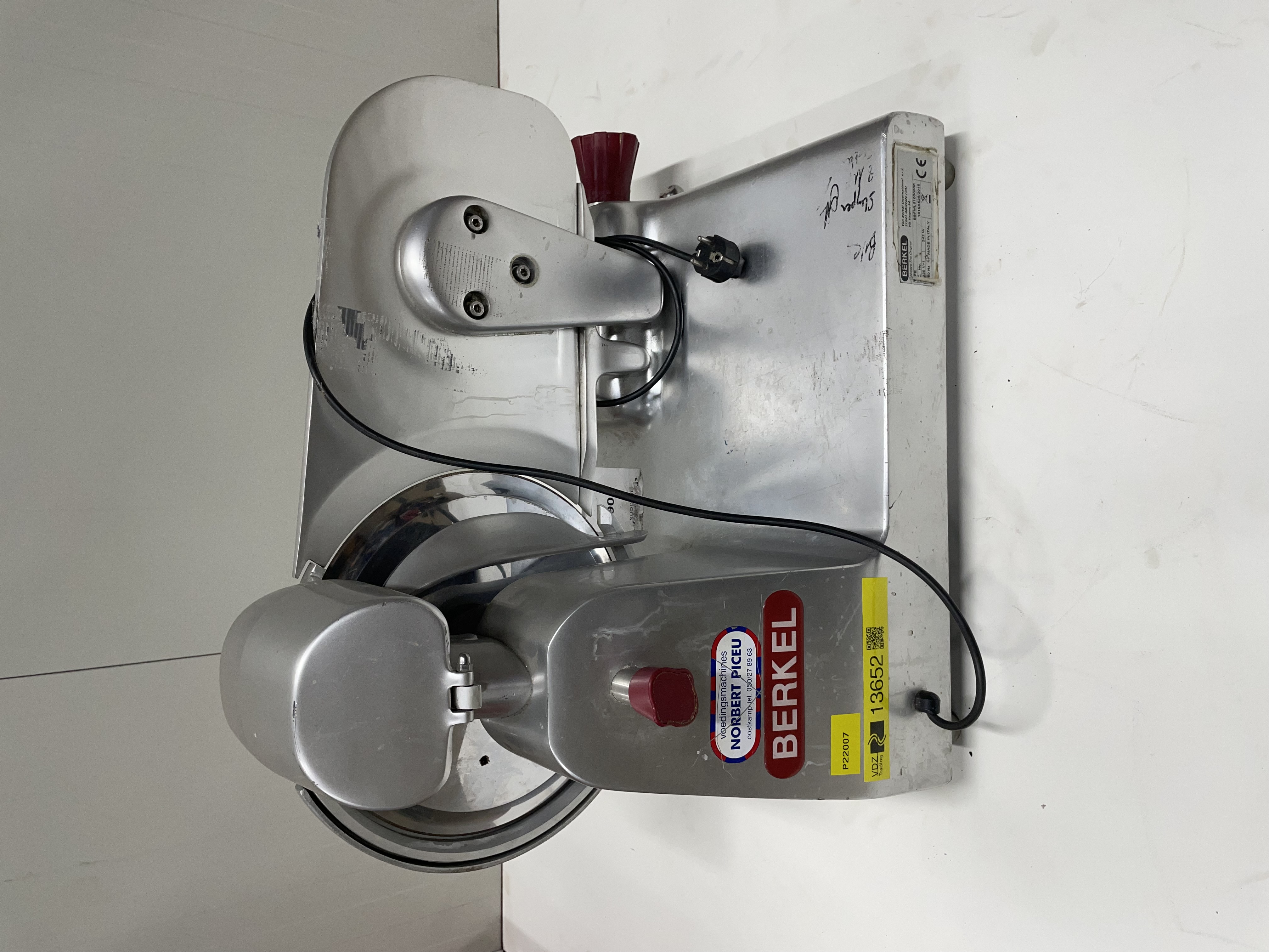 Used Cutting machine - Meat Slicer