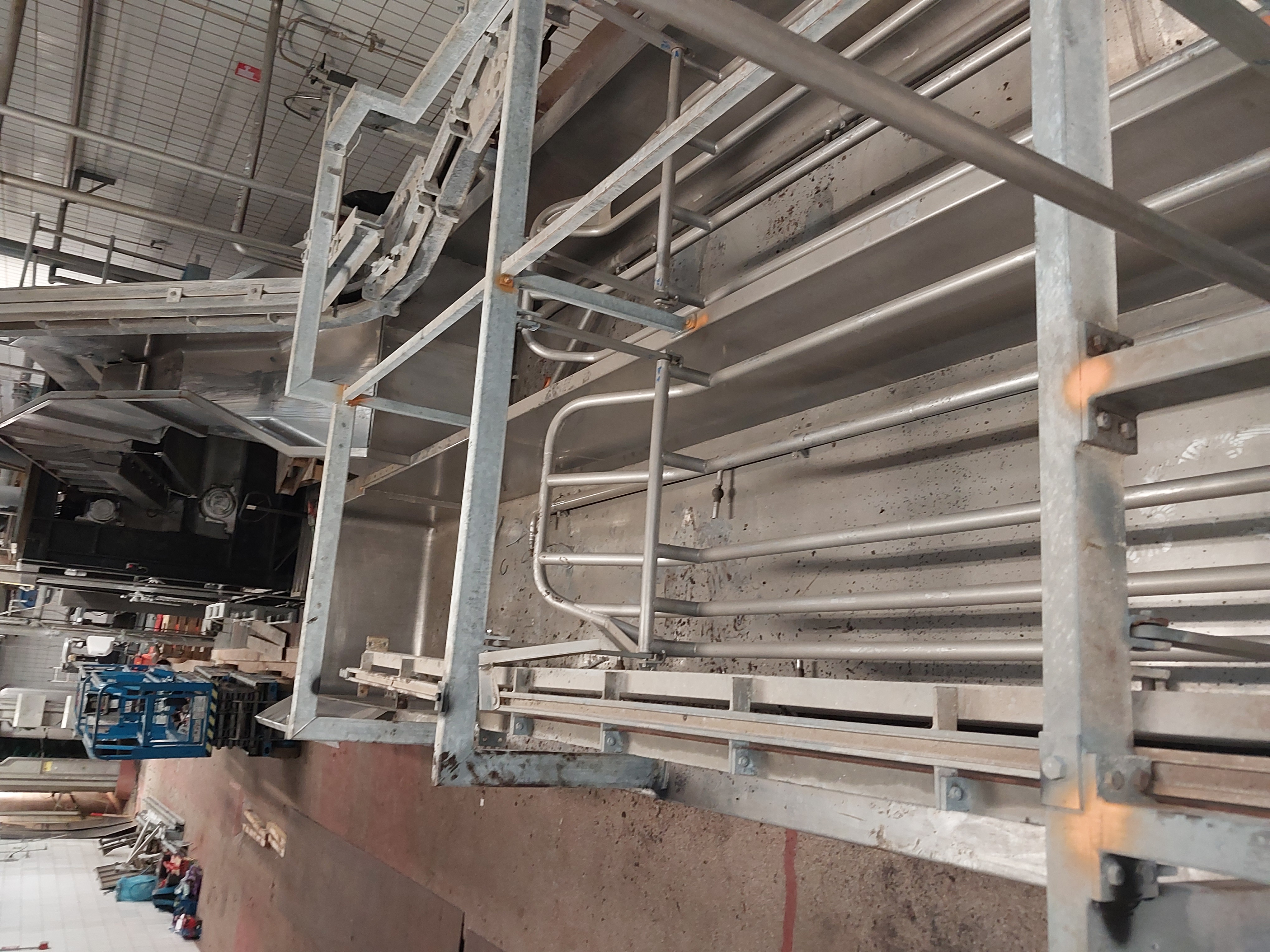 Used Pull-through scalding tank